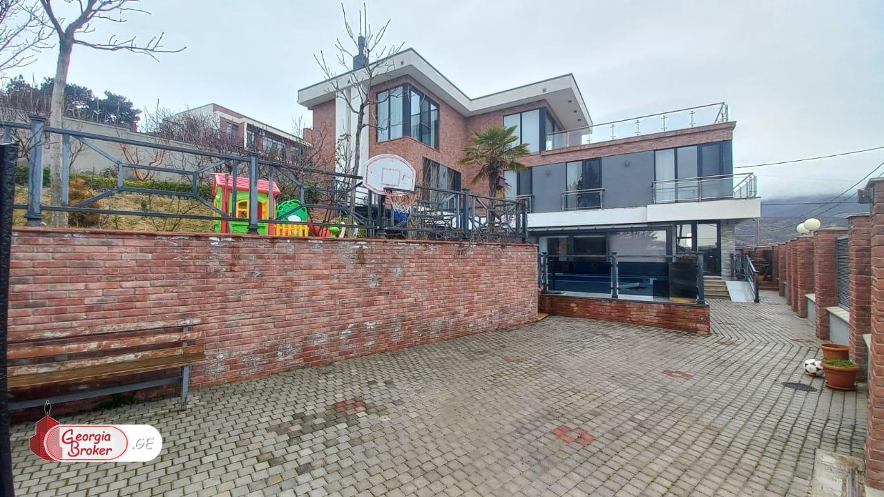 продается Гостиница с новым ремонтом 11-комнат